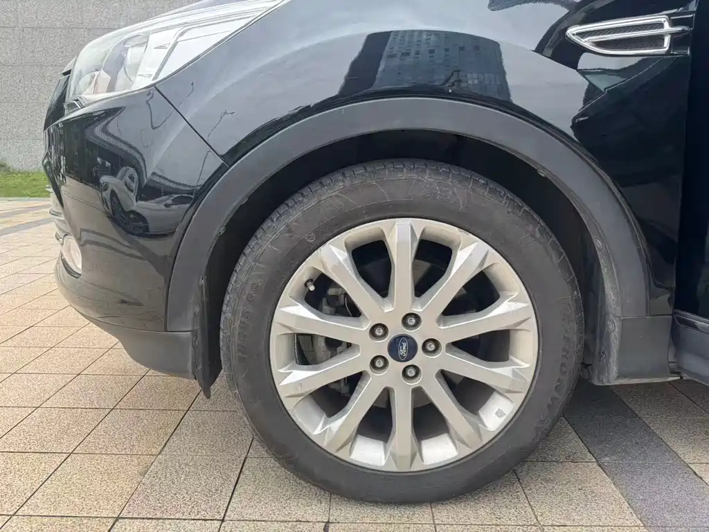 Ford Kuga — миниатюра 10