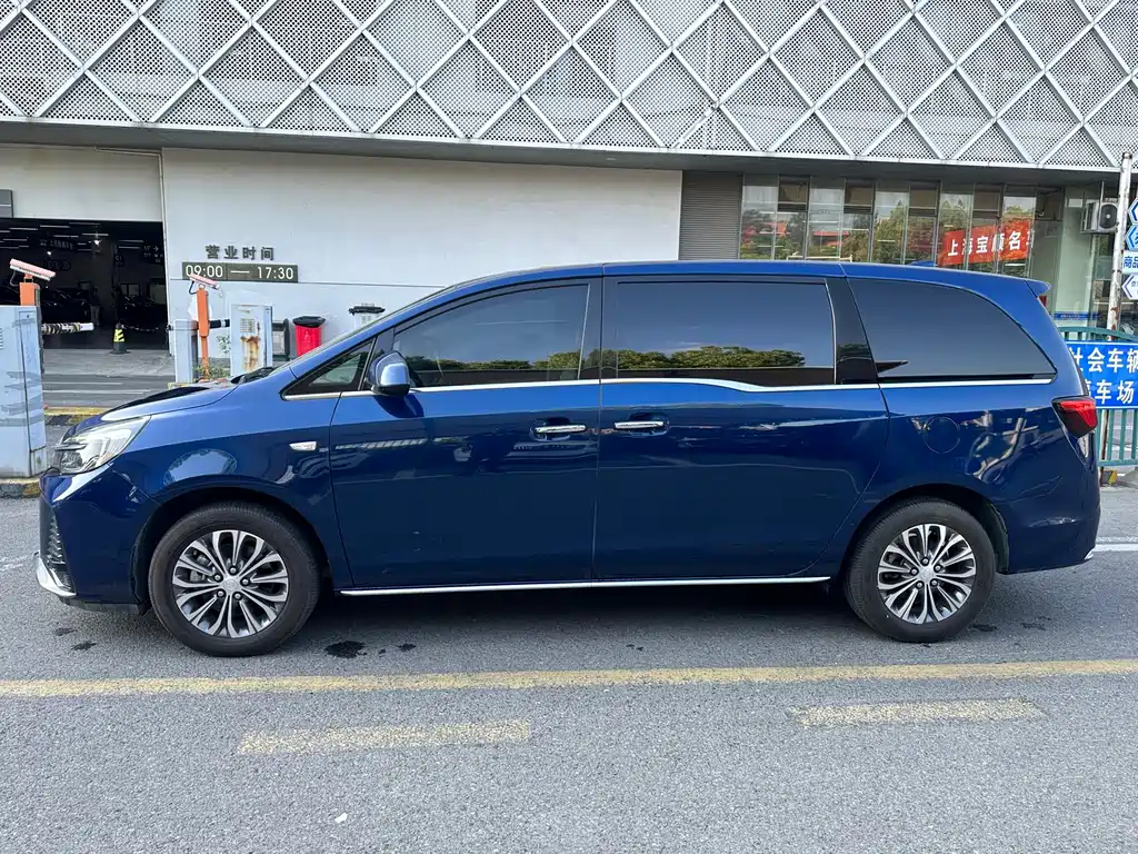 Buick GL8 2023 652T Luxury
