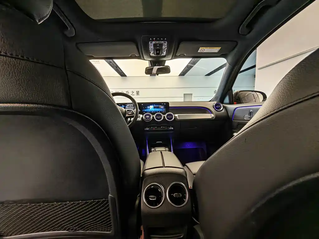 Mercedes-Benz GLB — миниатюра 14
