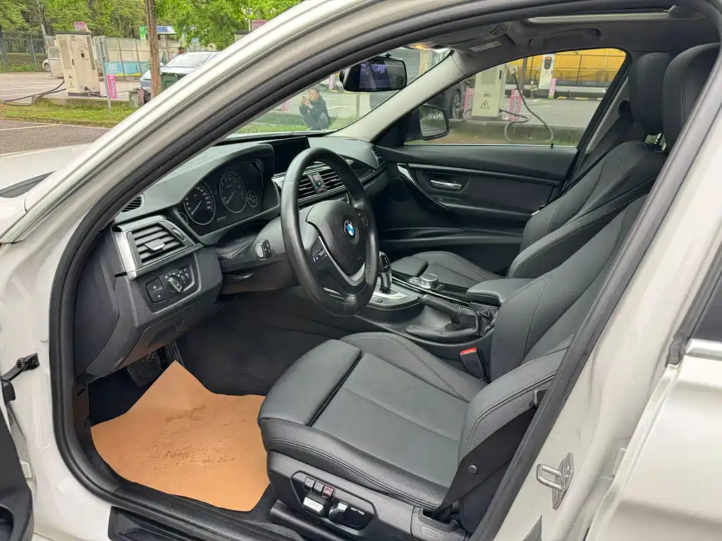 BMW 3 Series — миниатюра 4