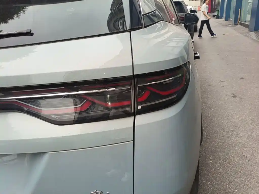 BYD L DM-i — миниатюра 8
