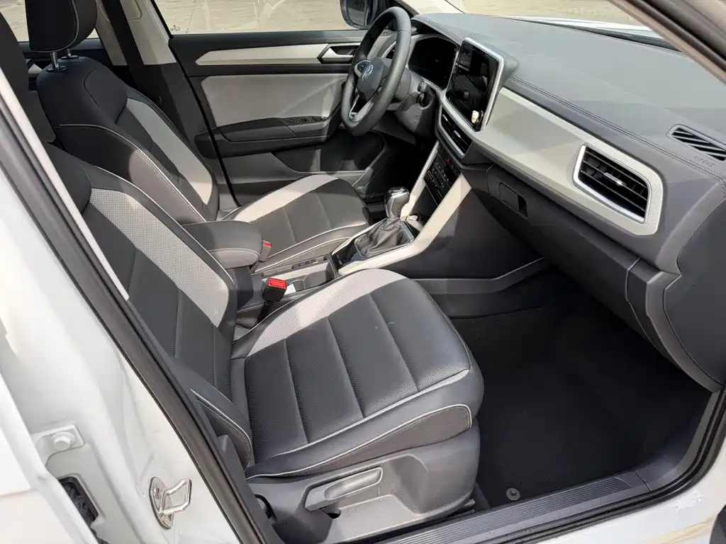 Volkswagen T-Roc — миниатюра 15