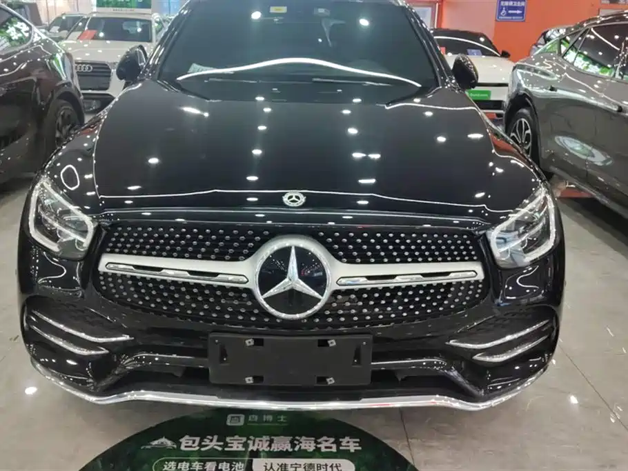 MERCEDES-BENZ GLC