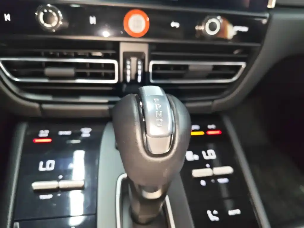 Porsche Macan — миниатюра 14