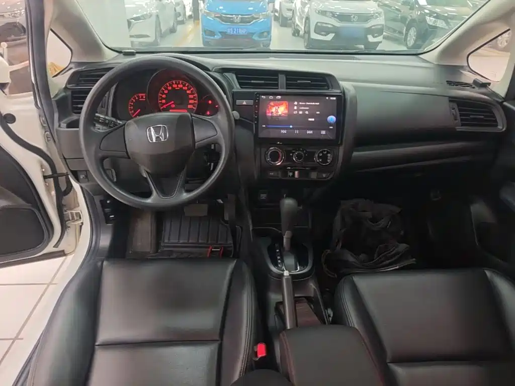 Honda Fit — миниатюра 10