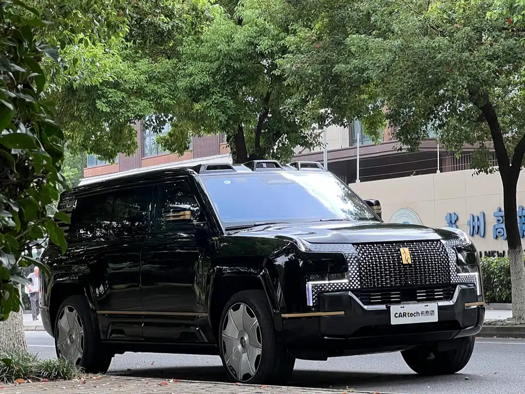 Yangwang Yangwang U8 L — миниатюра 3