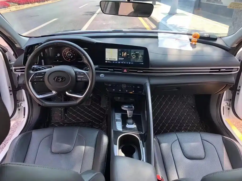 Hyundai Elantra — миниатюра 5