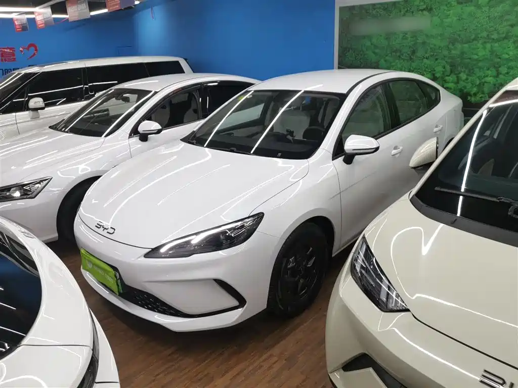 BYD Seal 05 DM-i 2025