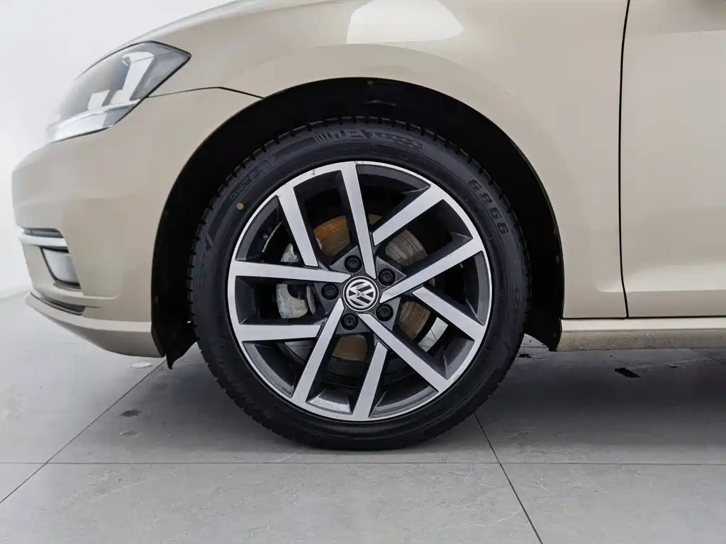 Volkswagen Golf — миниатюра 17