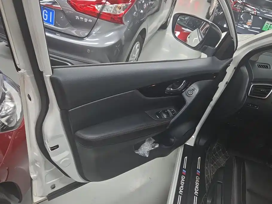Nissan Qashqai — миниатюра 7