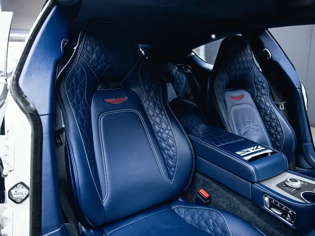 Aston Martin Rapide — миниатюра 27