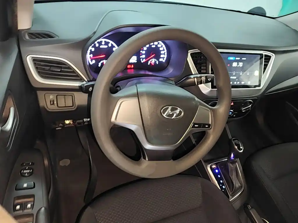 Hyundai Verna — миниатюра 11