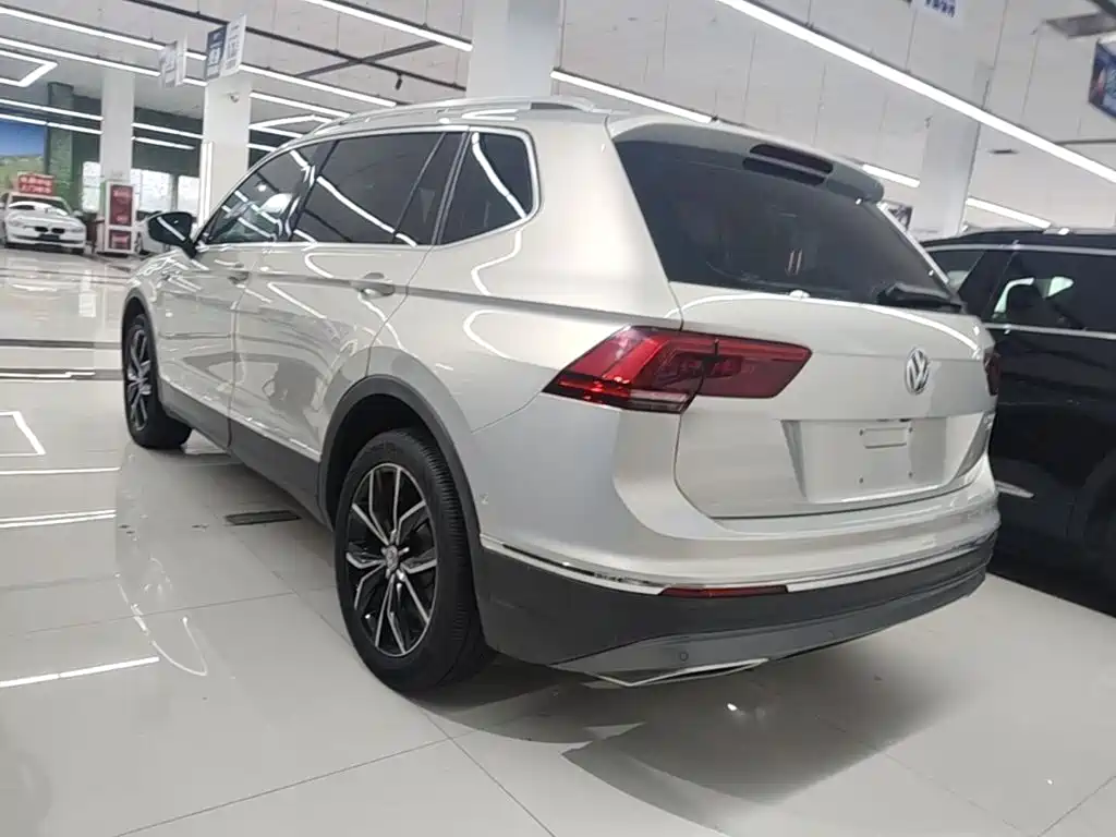 Volkswagen Tiguan L — миниатюра 5