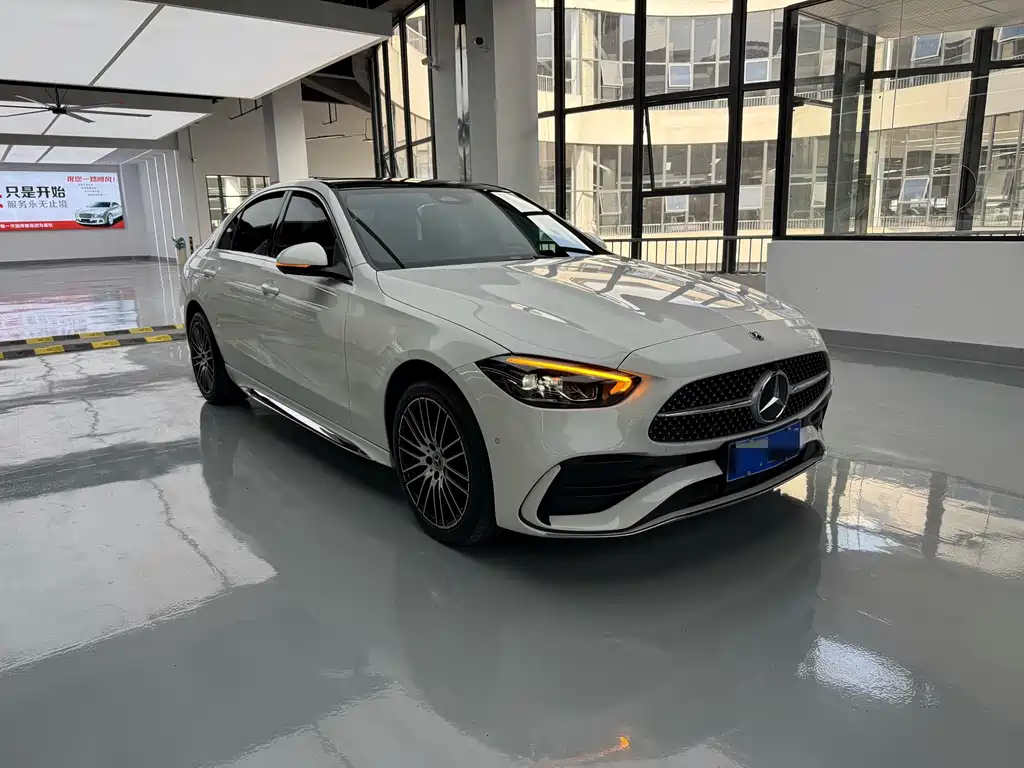 Mercedes-Benz C-Class — миниатюра 3