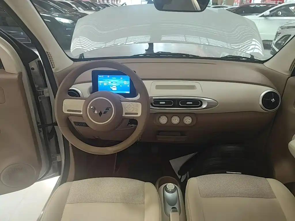 Wuling MINIEV — миниатюра 10