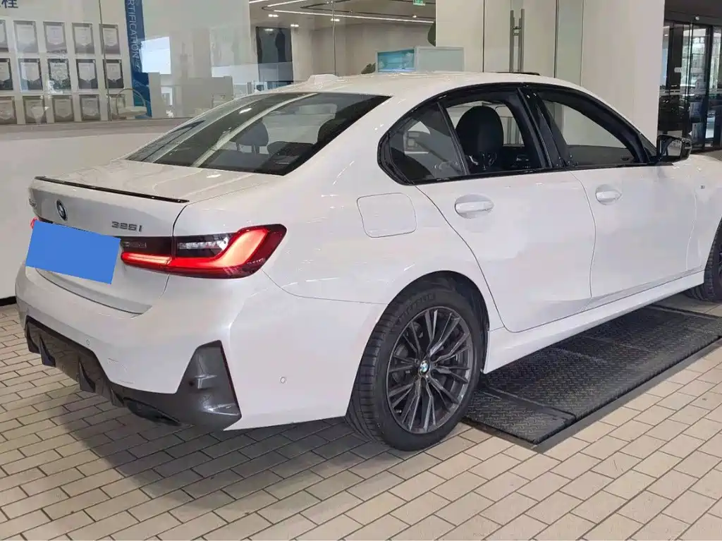 BMW 3 Series — миниатюра 5