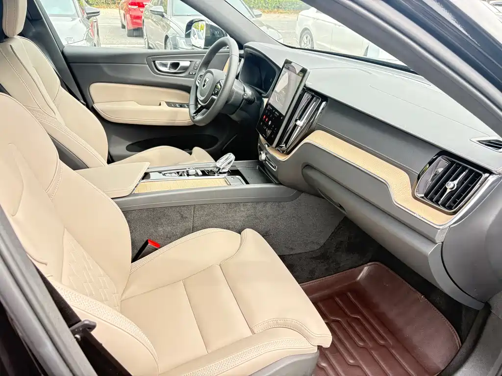 Volvo XC60 — миниатюра 8