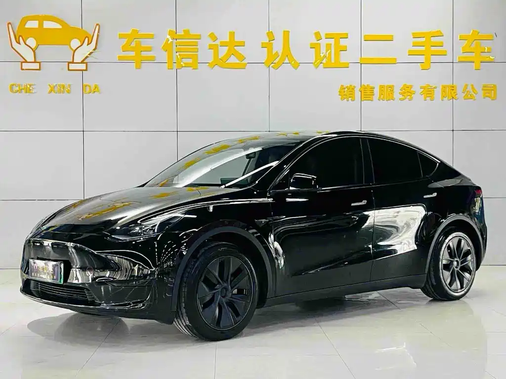 2024 Tesla Model Y - zdjęcie 1 z 10
