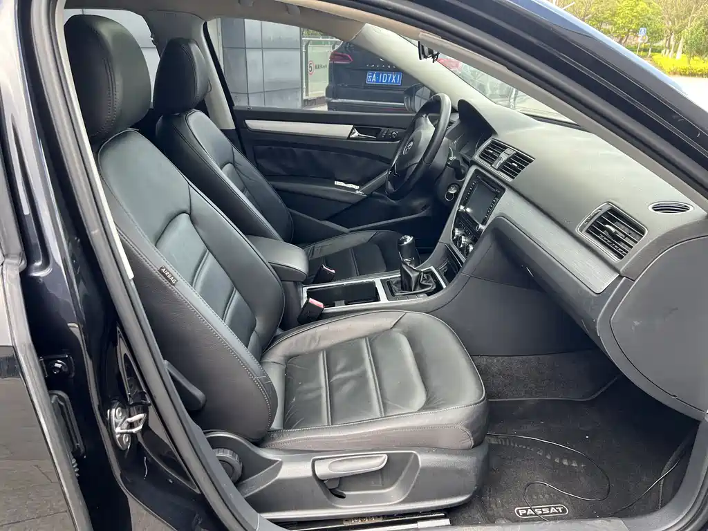 Volkswagen Passat 2014 1.4TSI MT