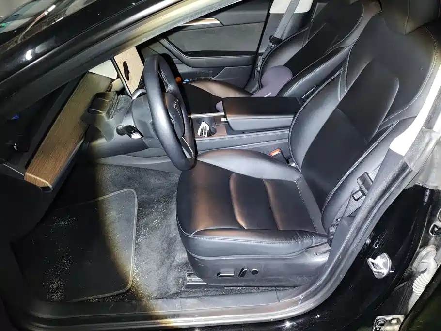Tesla Model 3 — миниатюра 9