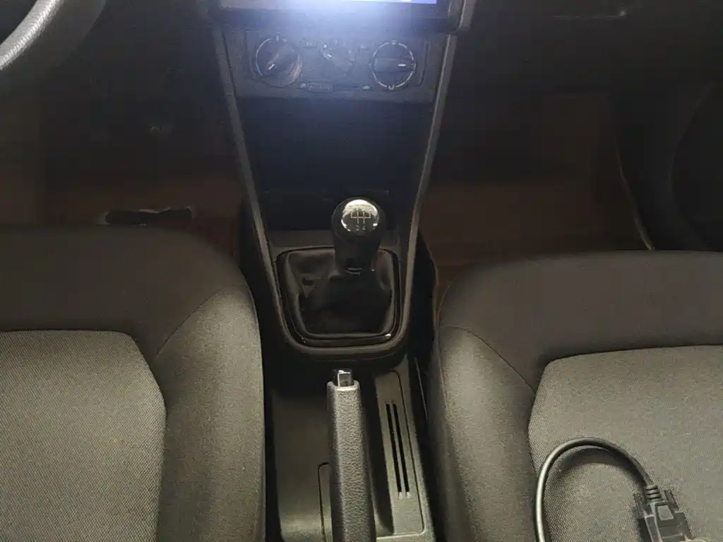 Volkswagen Jetta — миниатюра 14