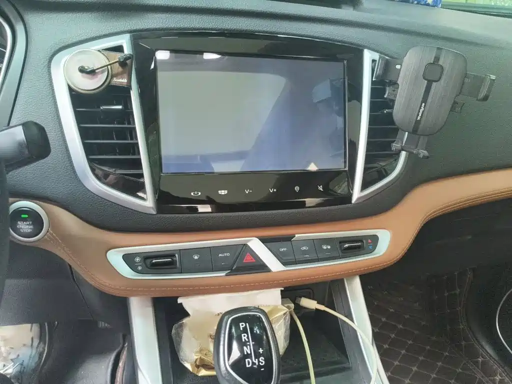 Geely Vision X6 — миниатюра 6