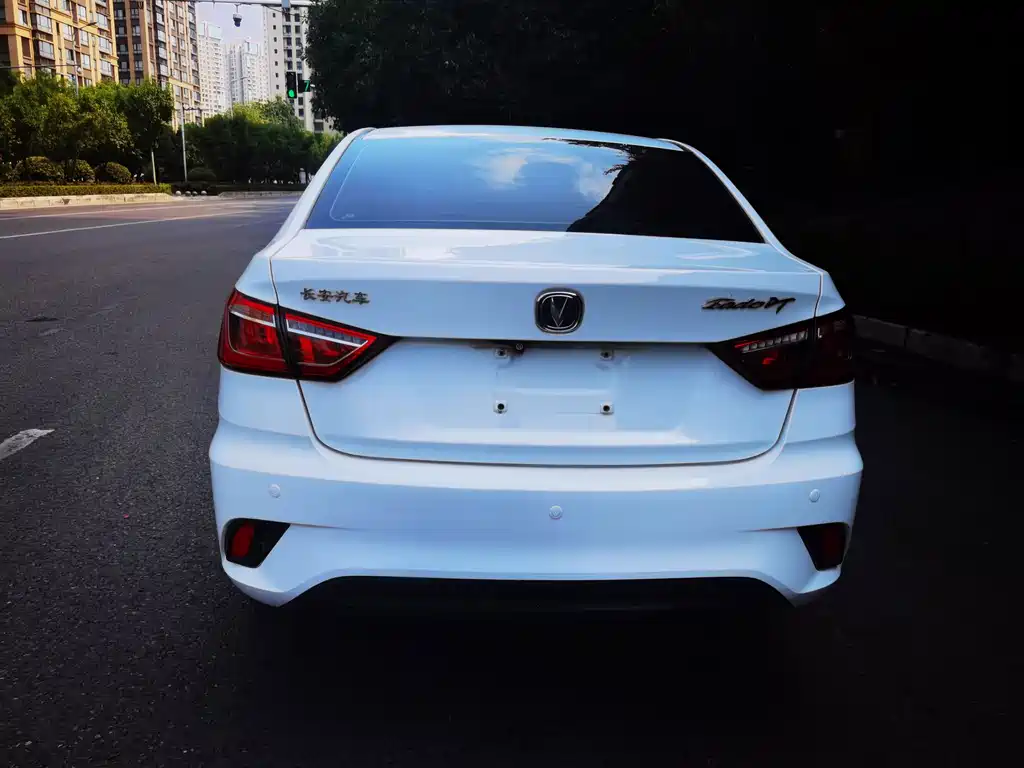 Changan Eado DT — миниатюра 5