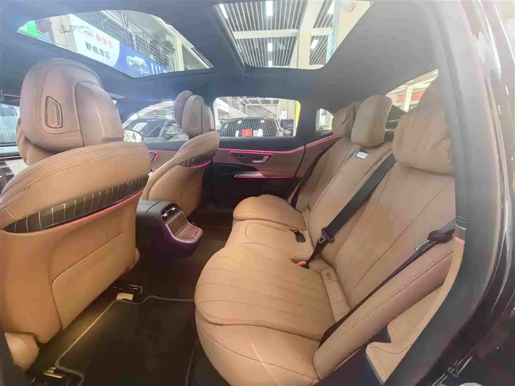 Mercedes-Benz E-Class — миниатюра 6