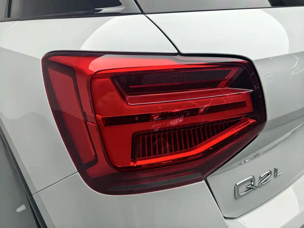 Audi Q2L — миниатюра 15