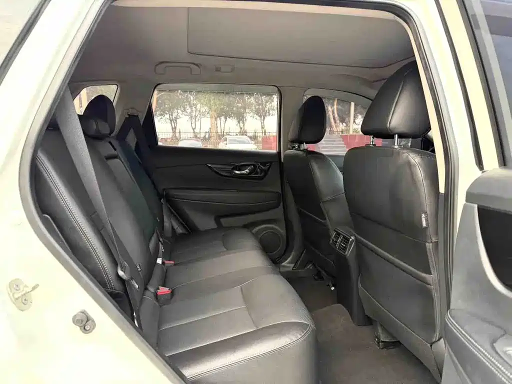Nissan X-Trail — миниатюра 8