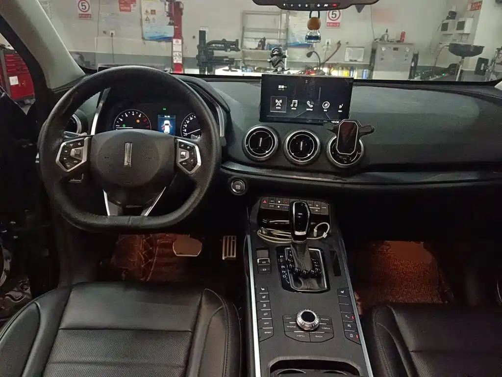 Wey Wey VV5 — миниатюра 10