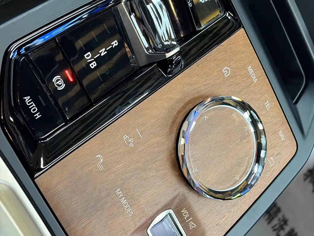 BMW iX — миниатюра 12