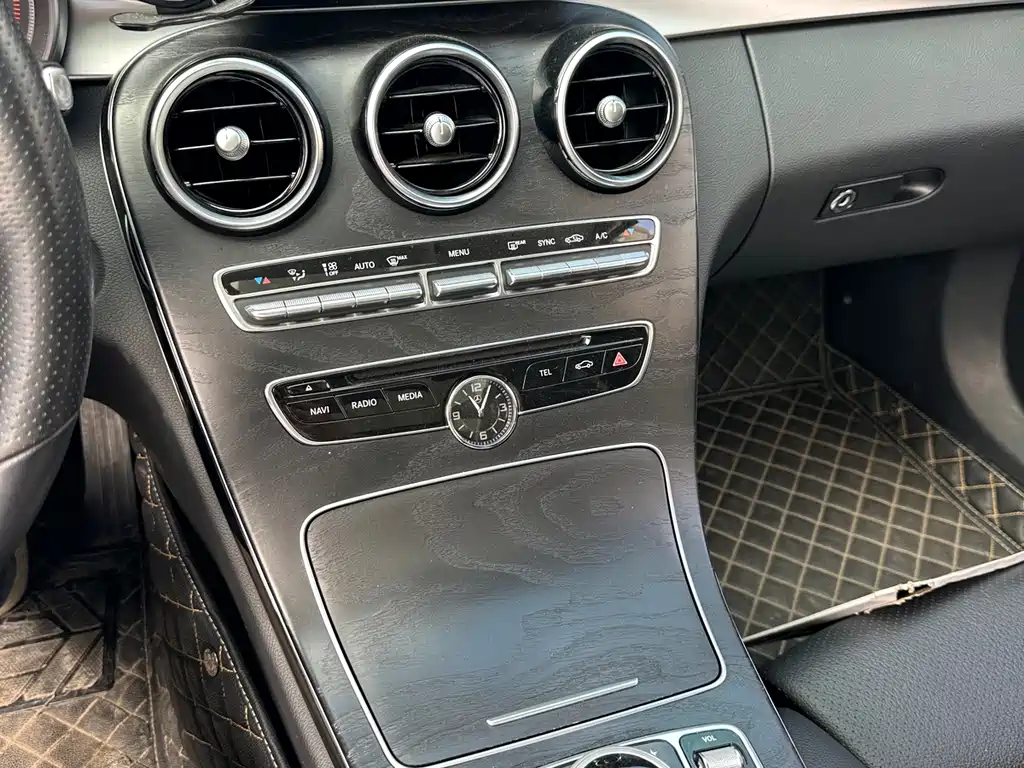 Mercedes-Benz C-Class — миниатюра 8