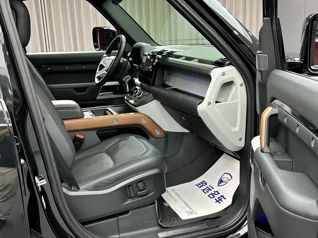 Land Rover Defender — миниатюра 31