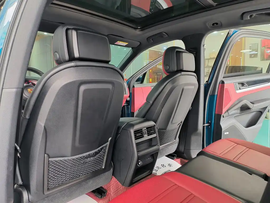 Porsche Cayenne — миниатюра 9