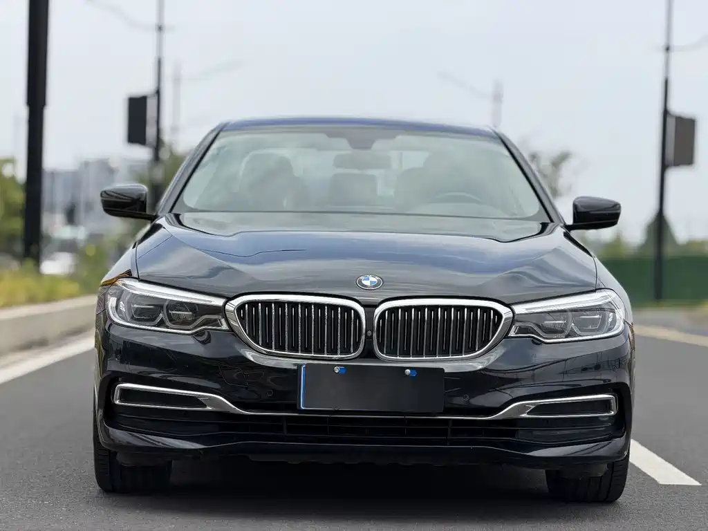 BMW 5 Series — миниатюра 2