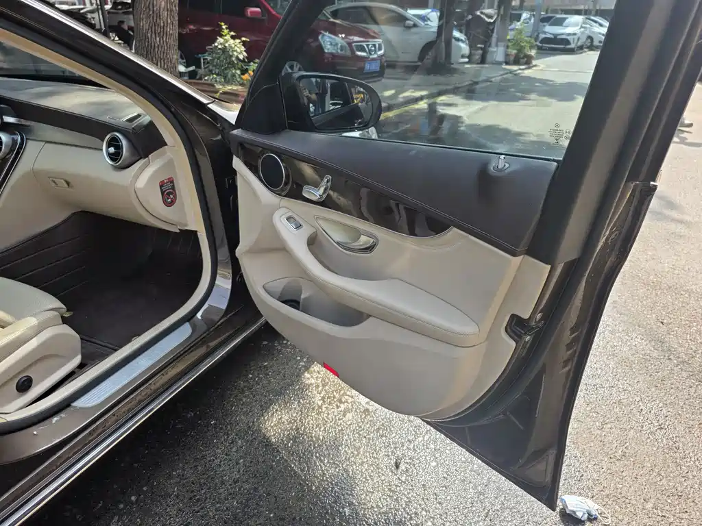 Mercedes-Benz C-Class — миниатюра 19