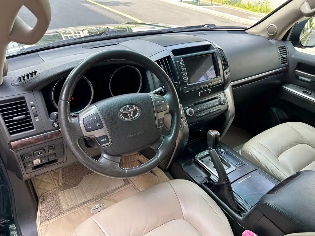 Toyota Land Cruiser — миниатюра 7