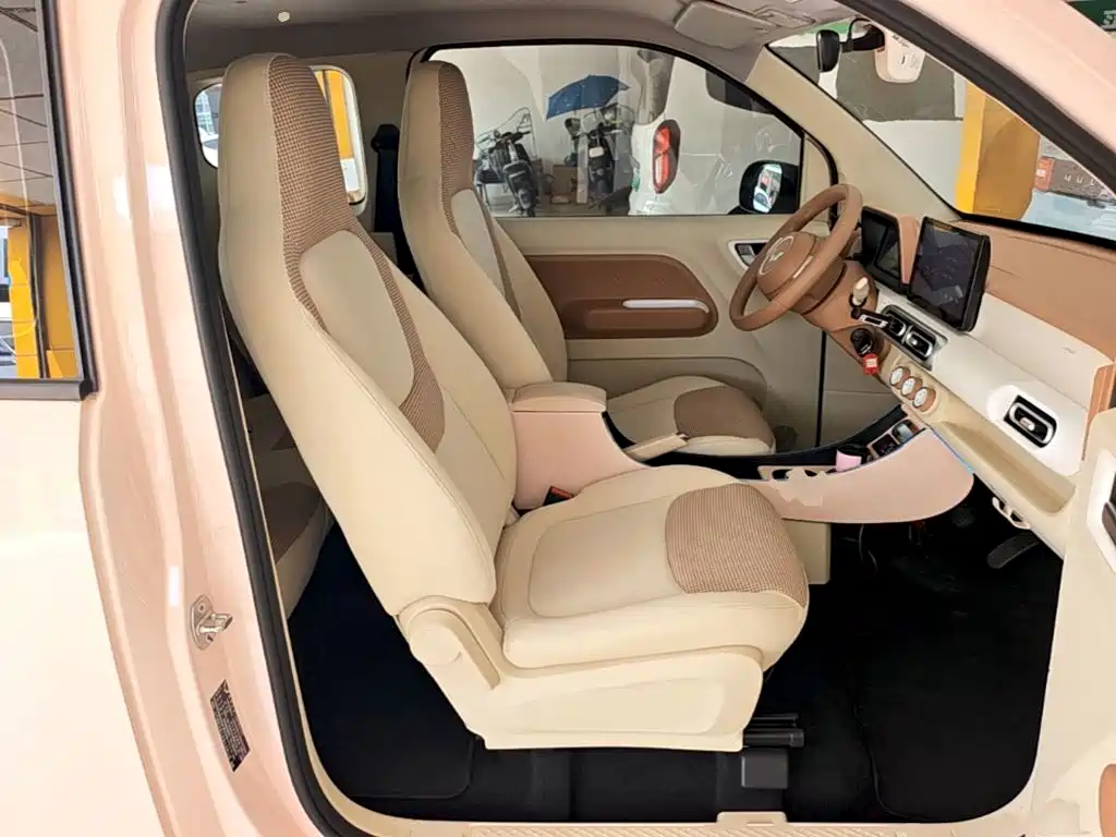 Wuling MINIEV — миниатюра 25