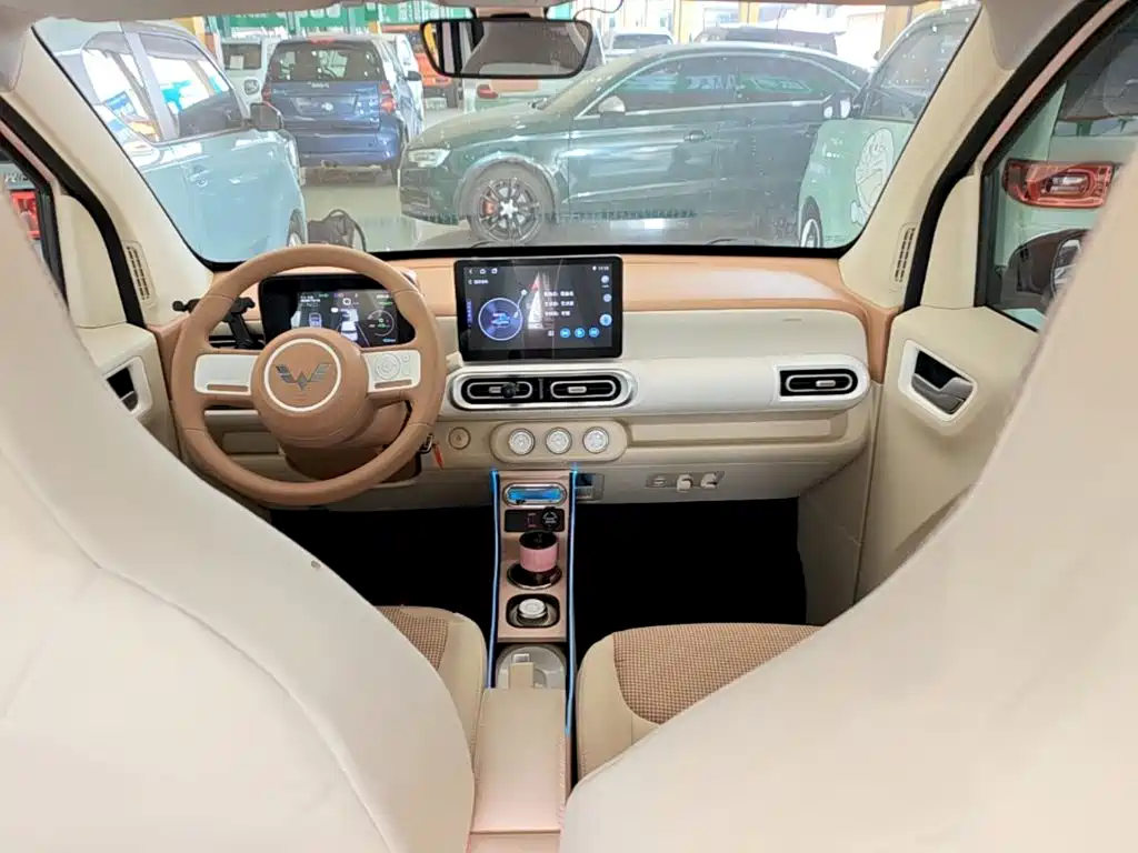 Wuling MINIEV — миниатюра 10