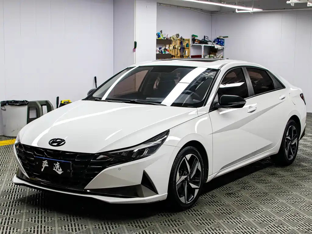 HYUNDAI ELANTRA