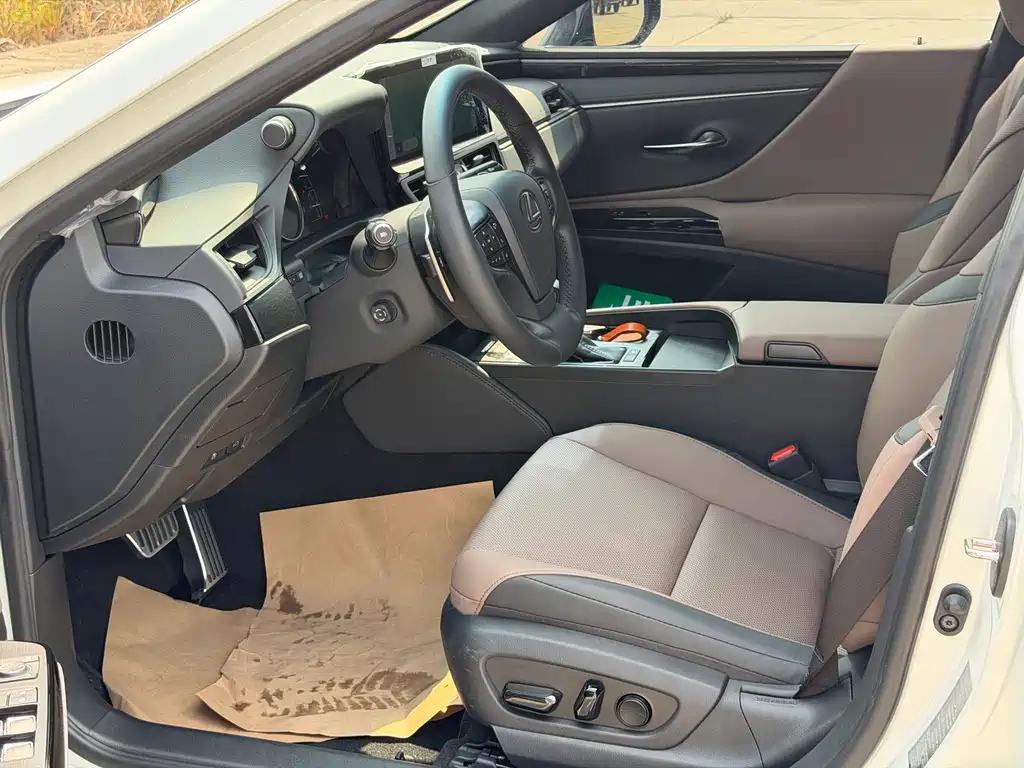 Lexus ES — миниатюра 5