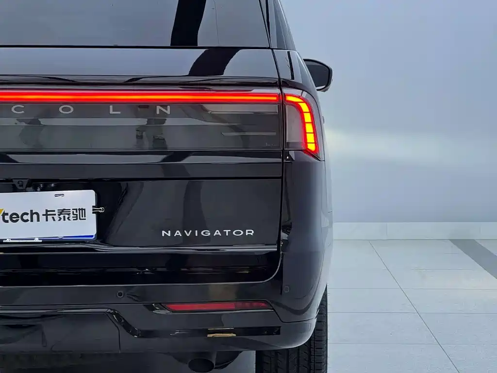 Lincoln Navigator — миниатюра 6