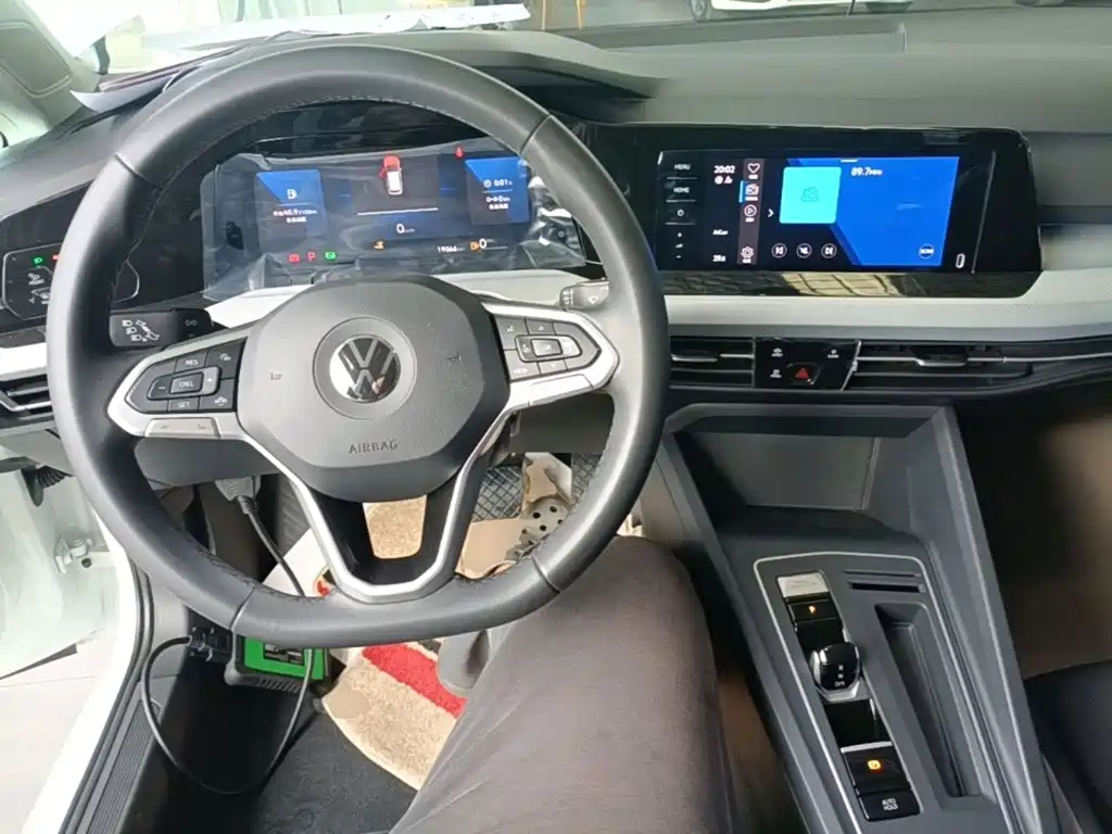 Volkswagen Golf — миниатюра 10