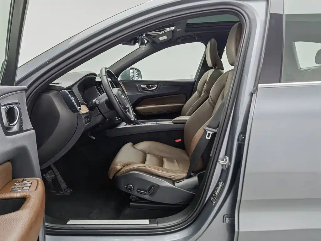 Volvo XC60 — миниатюра 10