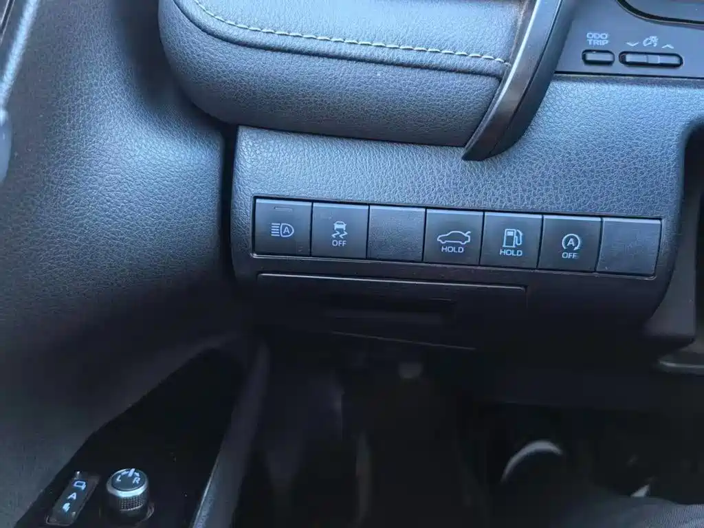 Toyota Camry — миниатюра 10