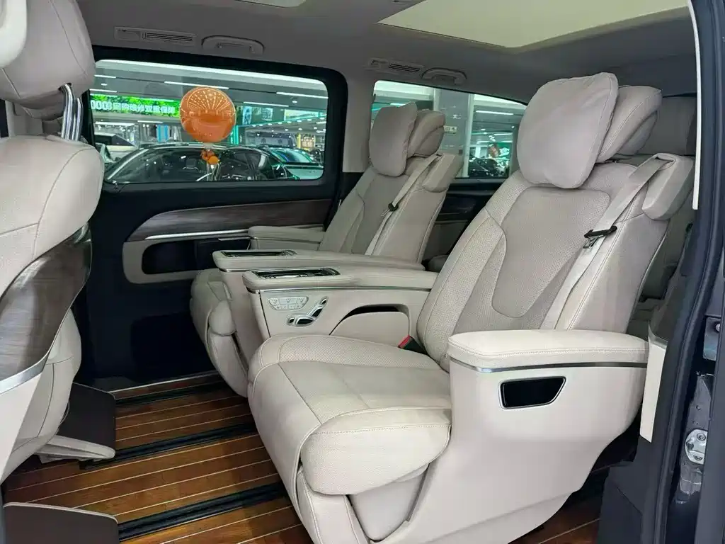 Mercedes-Benz V-Class — миниатюра 6