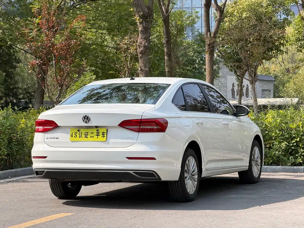Volkswagen Lavida — миниатюра 6
