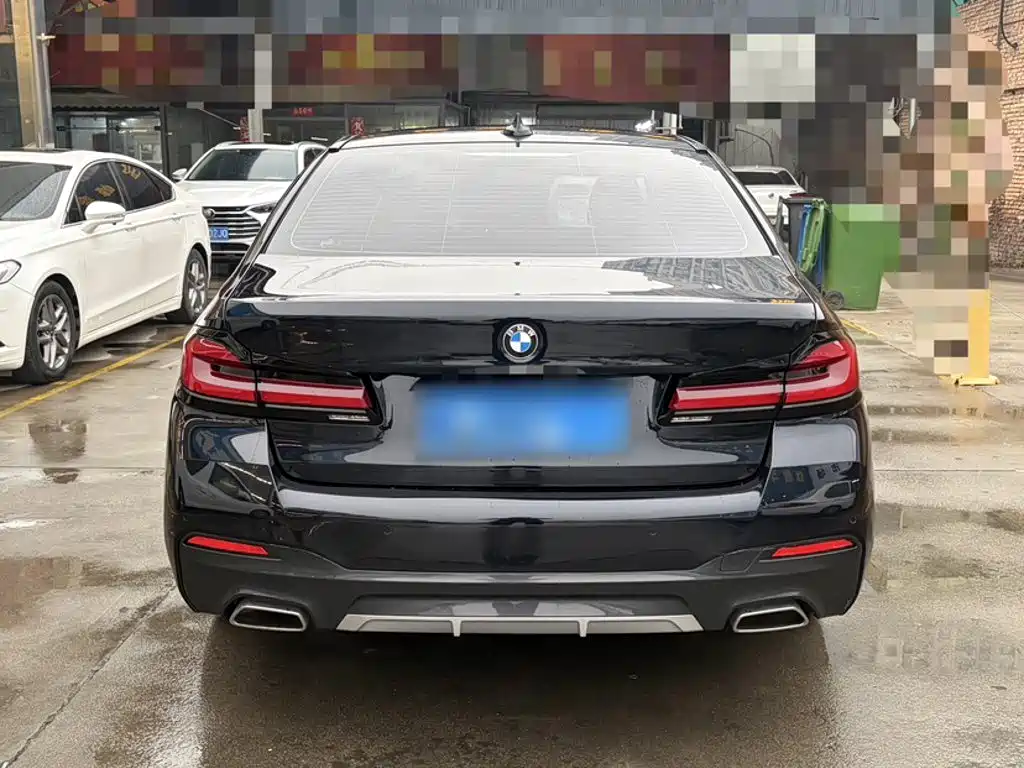 BMW 5 Series — миниатюра 7