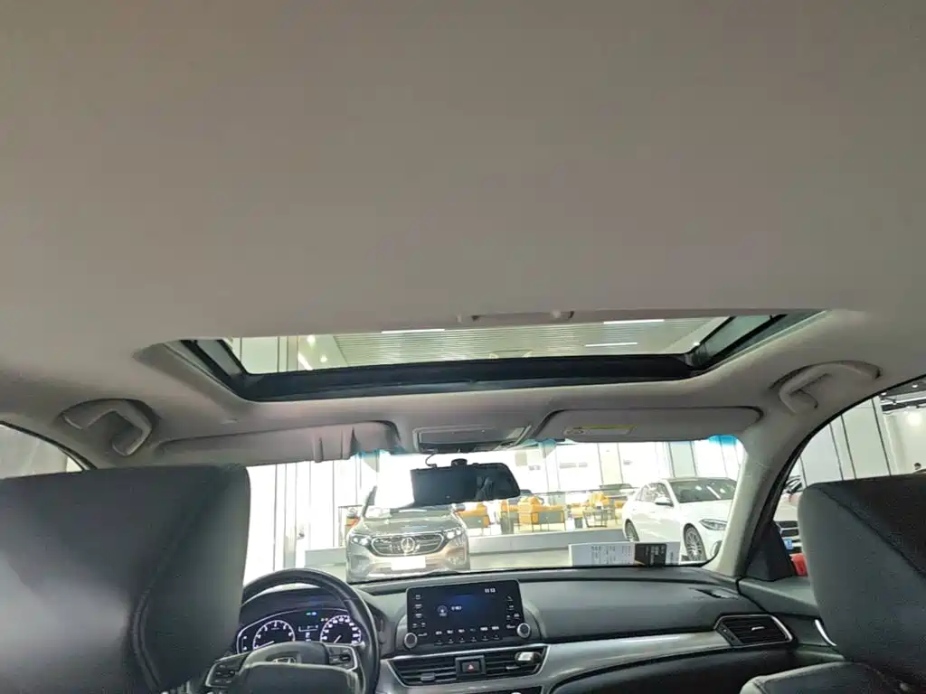 Honda Accord — миниатюра 18